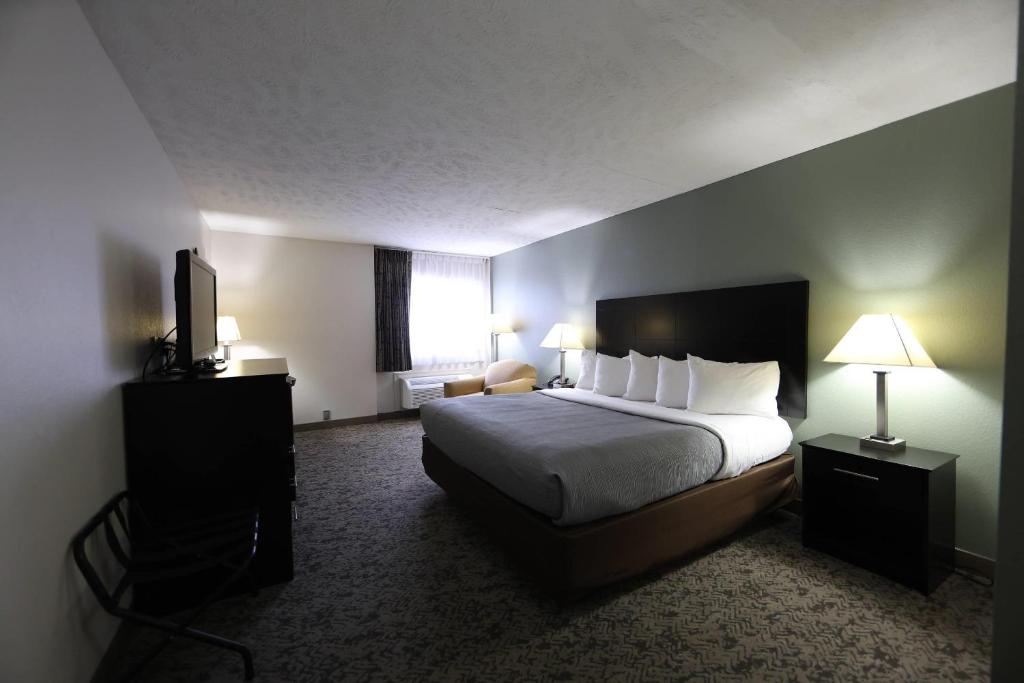 Quality Inn & Suites Mattoon South photo