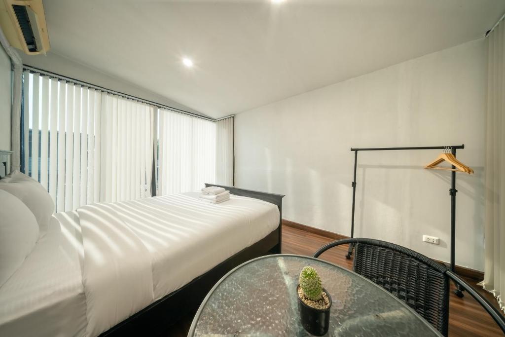 WUA LAI Boutique Hotel Chiang Mai - Standard Double Room With Shared Bathroom