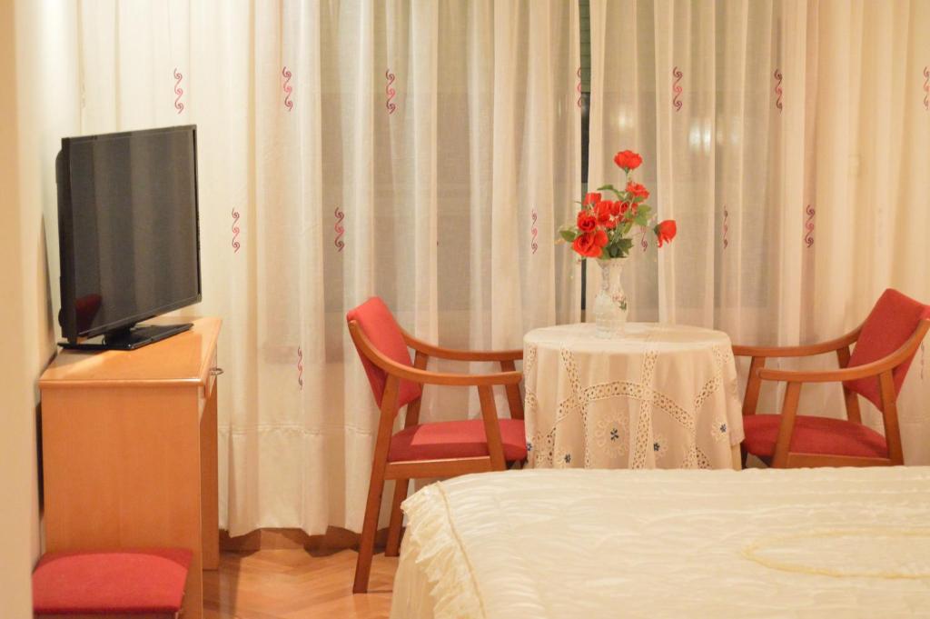 Hotel Cristal 2 - غرفة مزدوجة مع حوض سبا