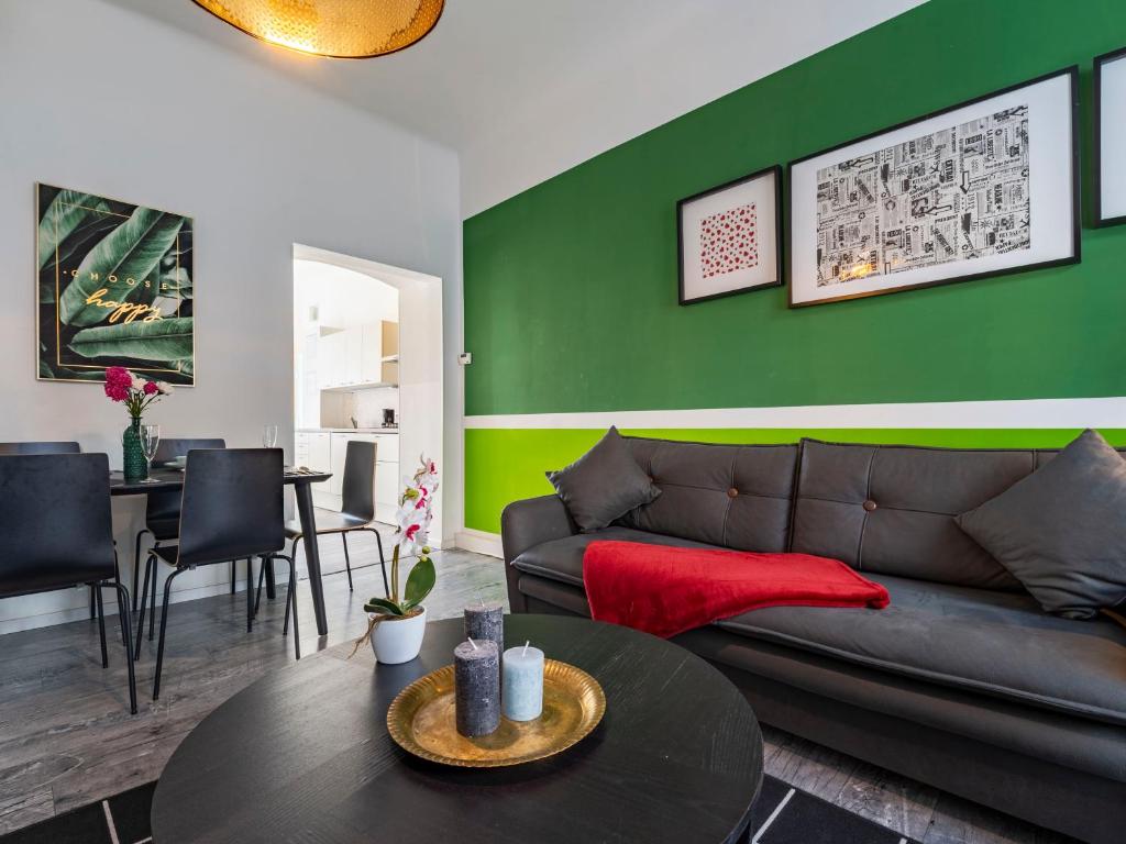 Stylish Apartment for 6 near Vienna International Centre Metro U1