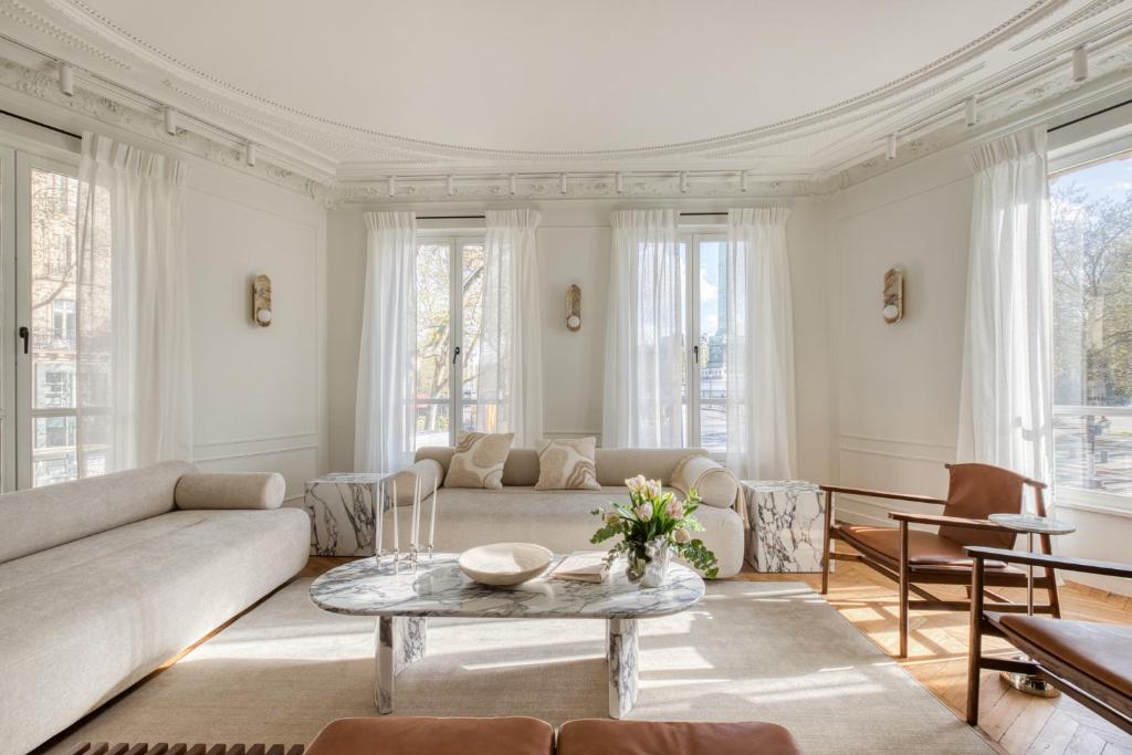 UrbanFlat 225 - Elite 4 Bedroom Apartment Bastille