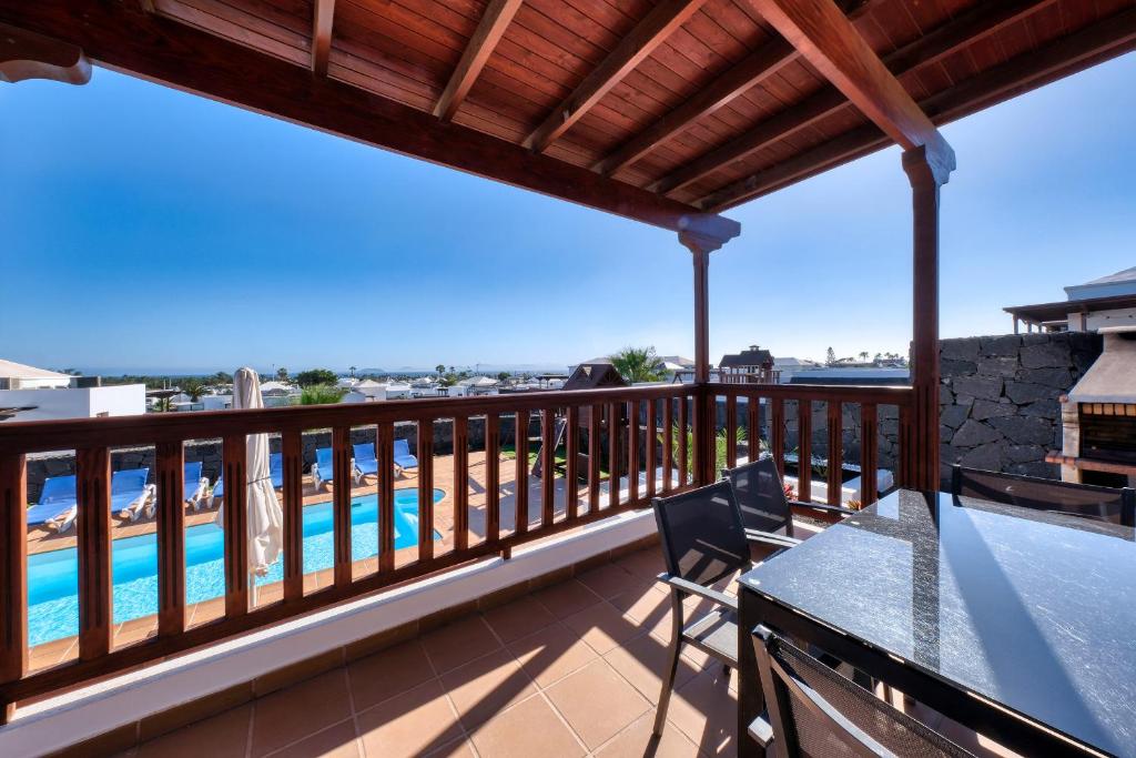 Villa Flavia - Pool, BBQ and Game Room By Lanzarote Vacation Homes