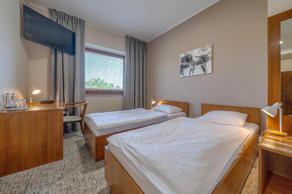 Hotel Aviator - Habitación Doble Con Baño Privado