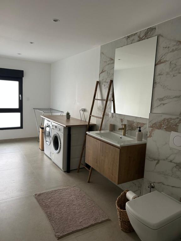 Maison Colmar, spacieuse, accueillante , confortable au calme – photo 33