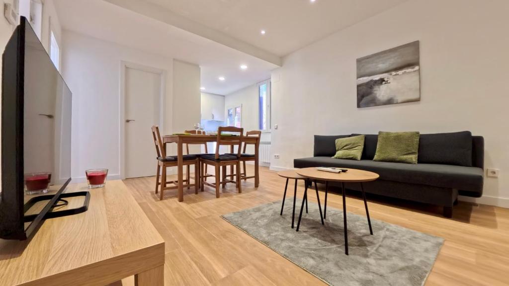 Modern Designer Apartment near Madrid Center