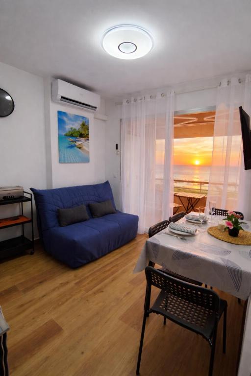 Holidays Beachfront Terrace & Sea Views