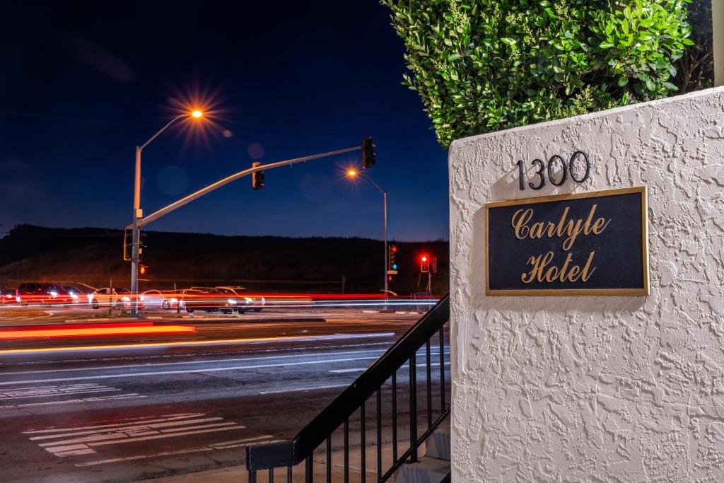 Carlyle Hotel photo