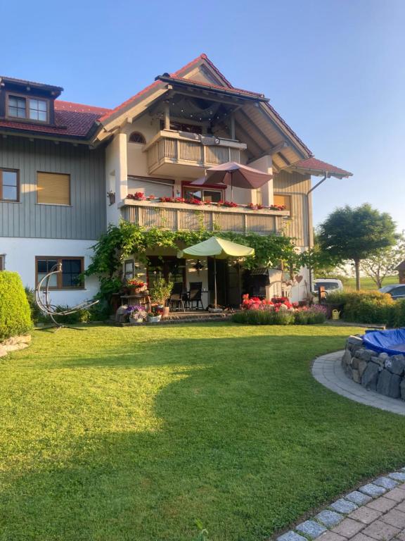 Wald & Wiesen Landhaus Kurzemann - nahe Bodensee - Housity