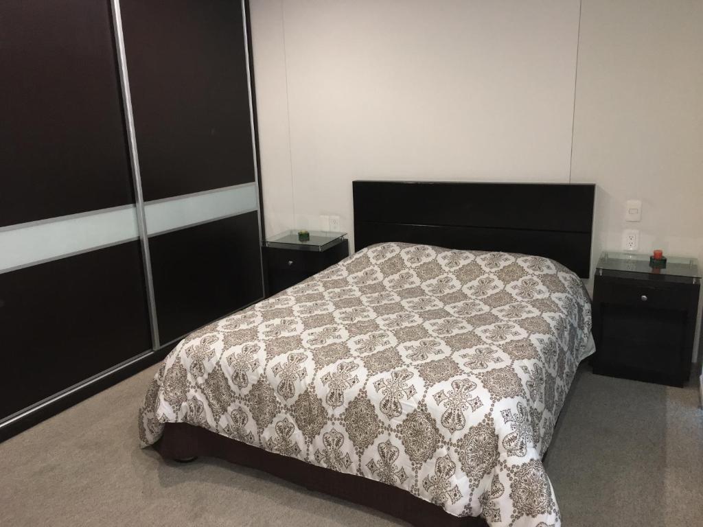 Napoles Condo Suites - Deluxe Double Room With Balcony
