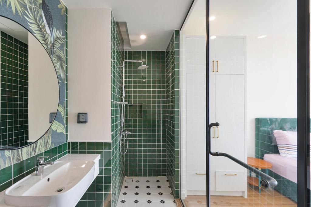 Two-Bedroom Deluxe Apartment with Ocean View