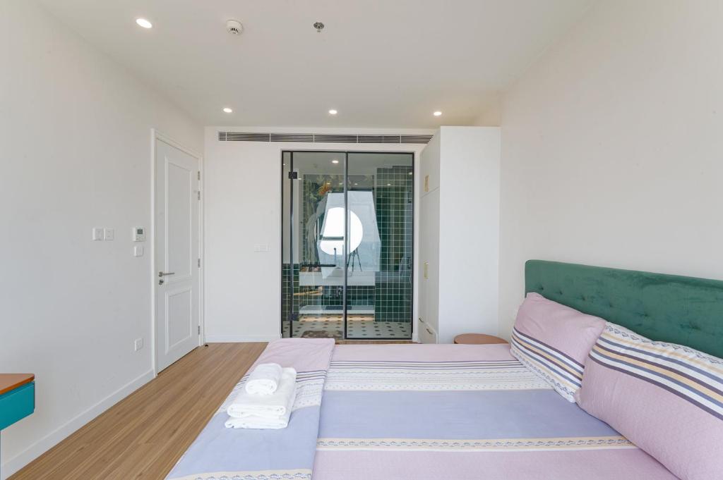 Two-Bedroom Deluxe Apartment with Ocean View