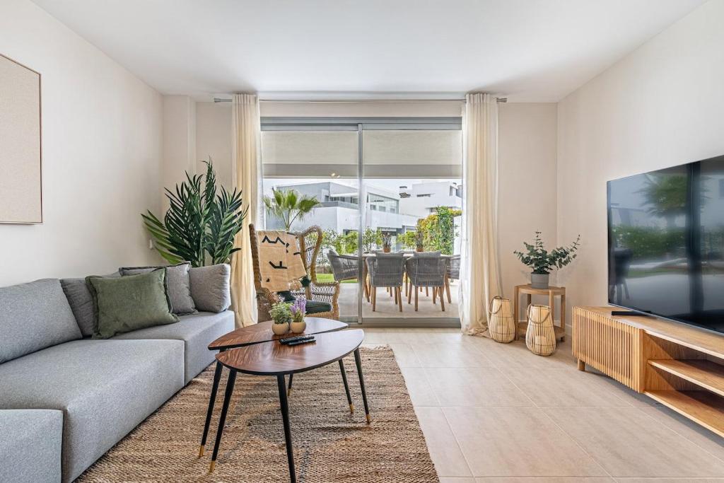 Vanian Gardens - 3BR with garden