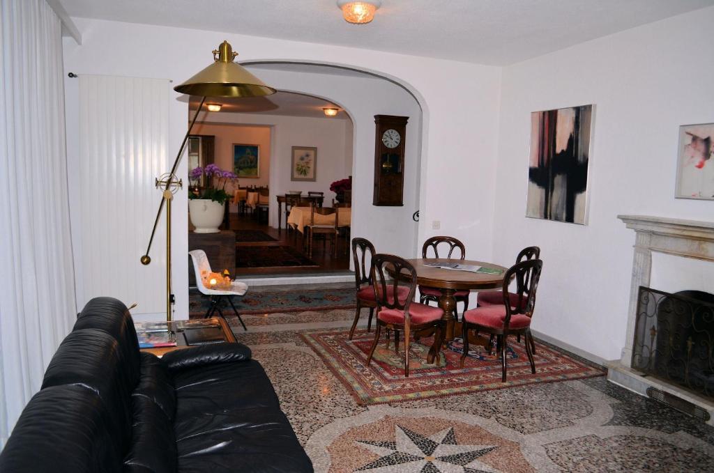 Posezení v ubytování Hotel Garni Rivabella au Lac