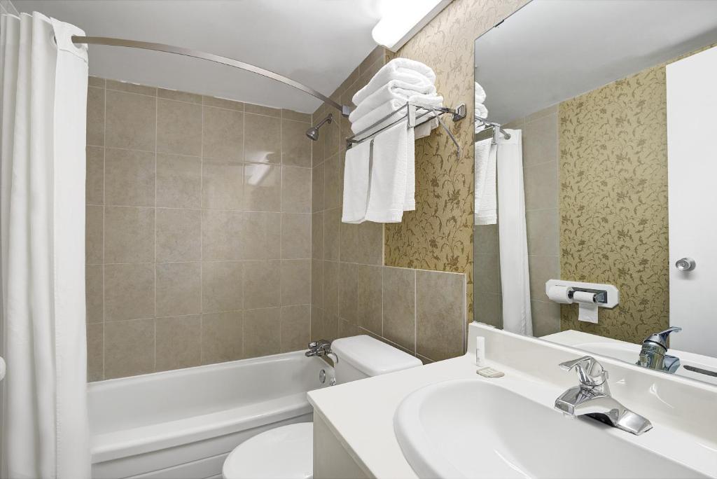 Super 8 by Wyndham Niagara Falls North - Resim 38