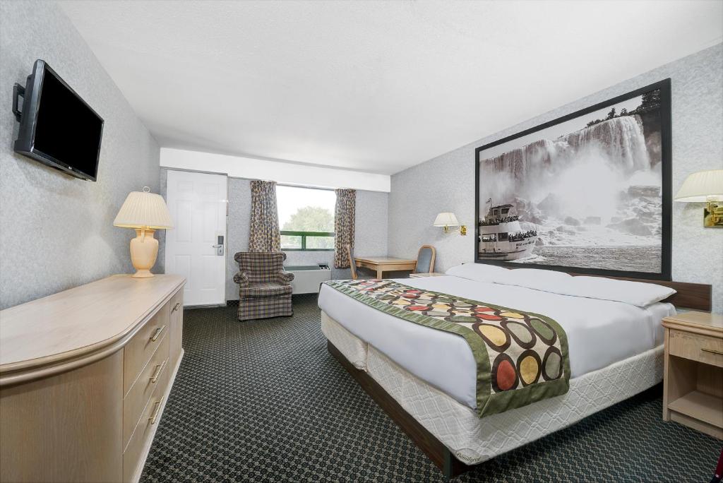 Super 8 by Wyndham Niagara Falls North - Resim 8