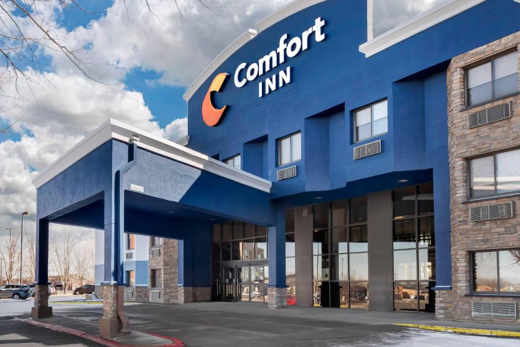 a building with a sign on the front of it at Comfort Inn Eagan Minneapolis - St Paul South in Eagan