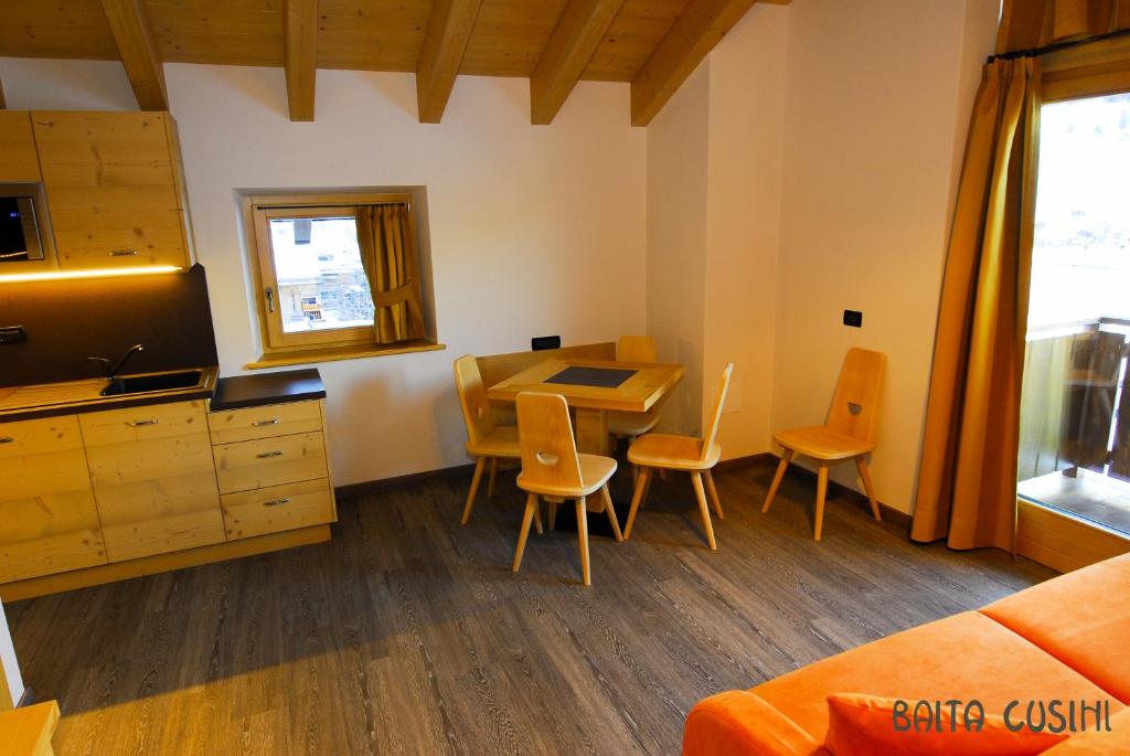 Kuchyň nebo kuchyňský kout v ubytování Residence Baita Cusini