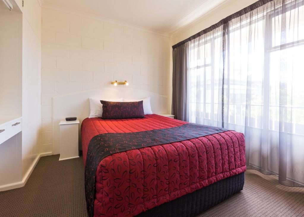 Graham Apartments - 