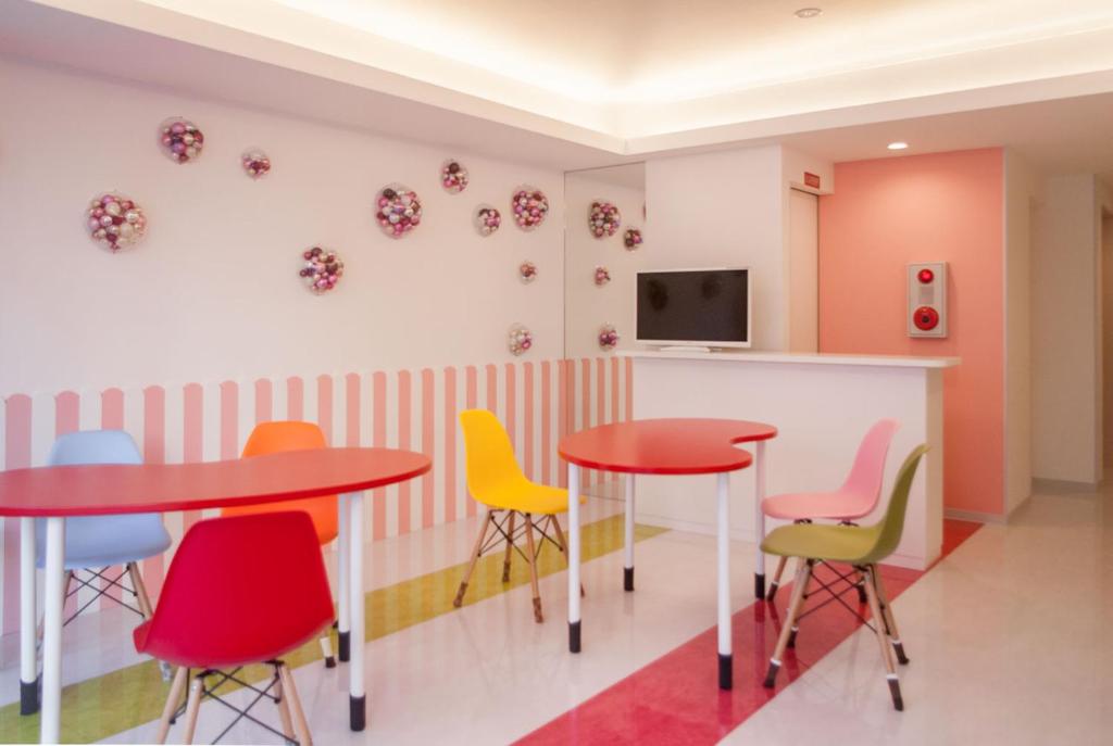 TV a/nebo společenská místnost v ubytování Picnic Hostel Osaka