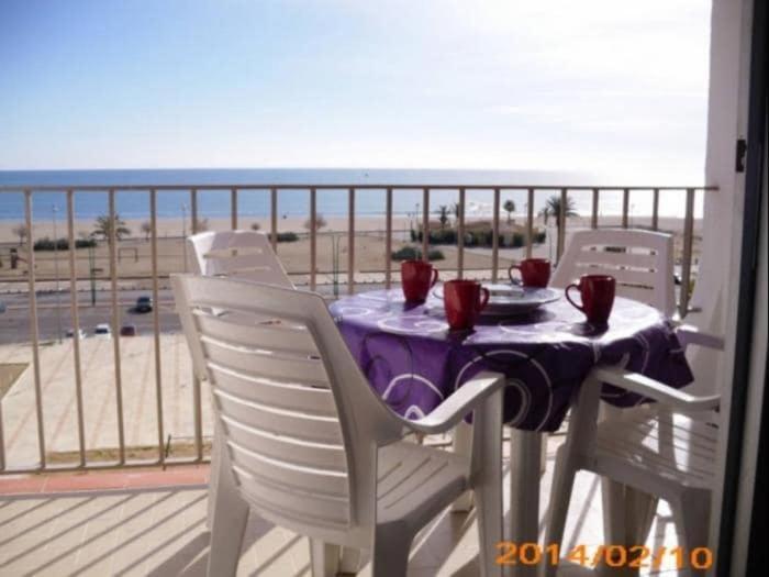Apartment sea front
