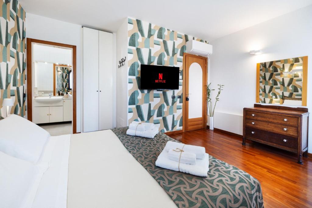 Le Rose Suites - Misano World Circuit & Beach - Deluxe Doppel- Oder Zweibettzimmer Mit Balkon