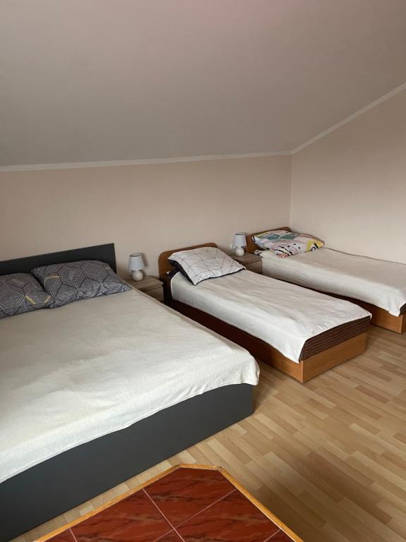 U Karola - Quadruple Room With Bathroom