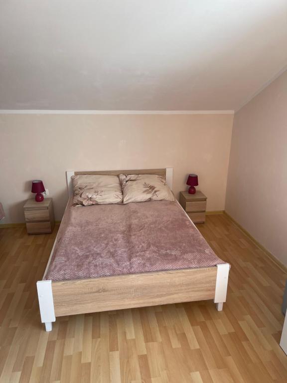 U Karola - Triple Room With Bathroom
