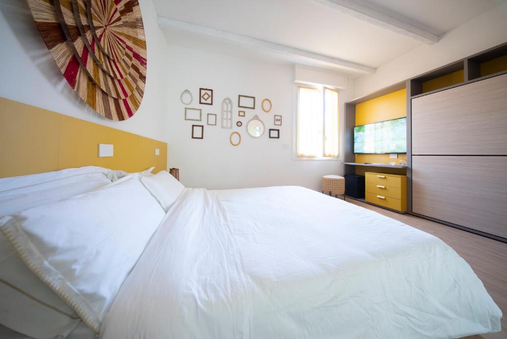Country Rooms Medicina B&B - Free Breakfast - Air Conditioning - WiFi - Camera Familiare Deluxe