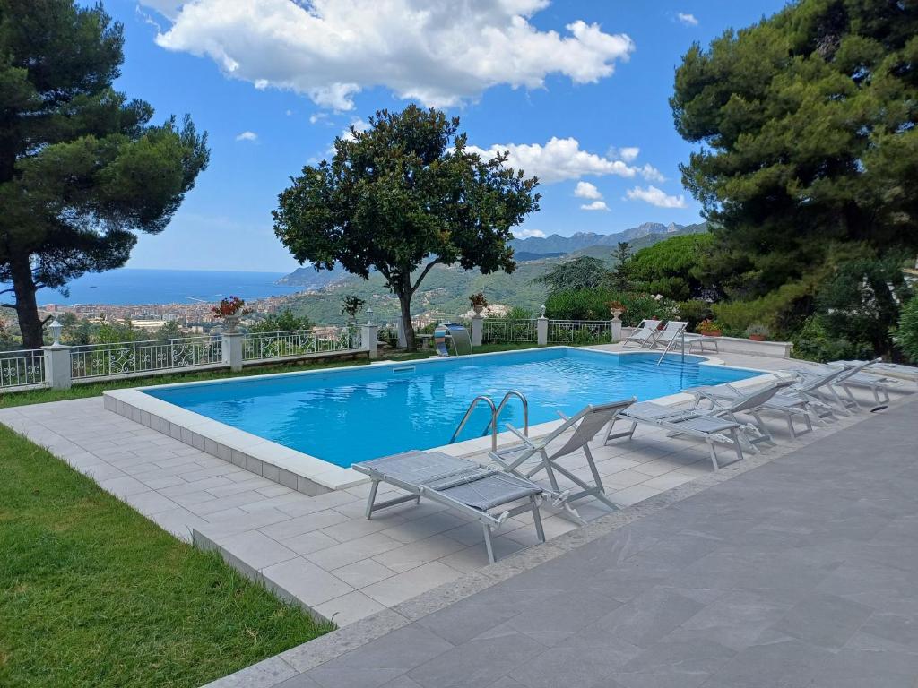 VILLA ESMERALDA