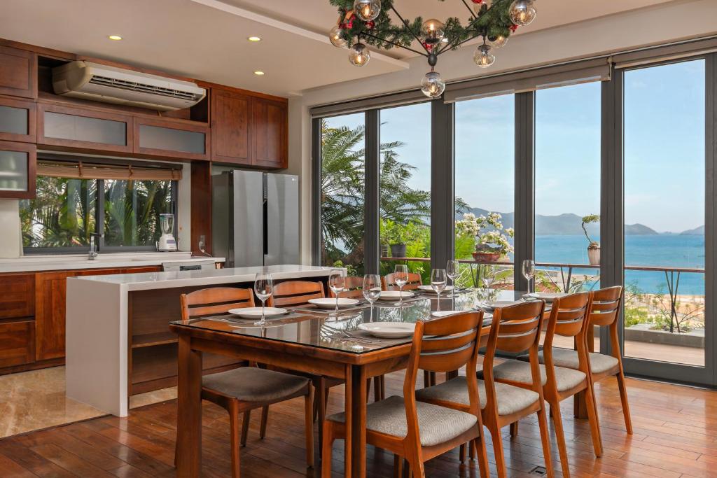check lịch Oceanfront Nha Trang