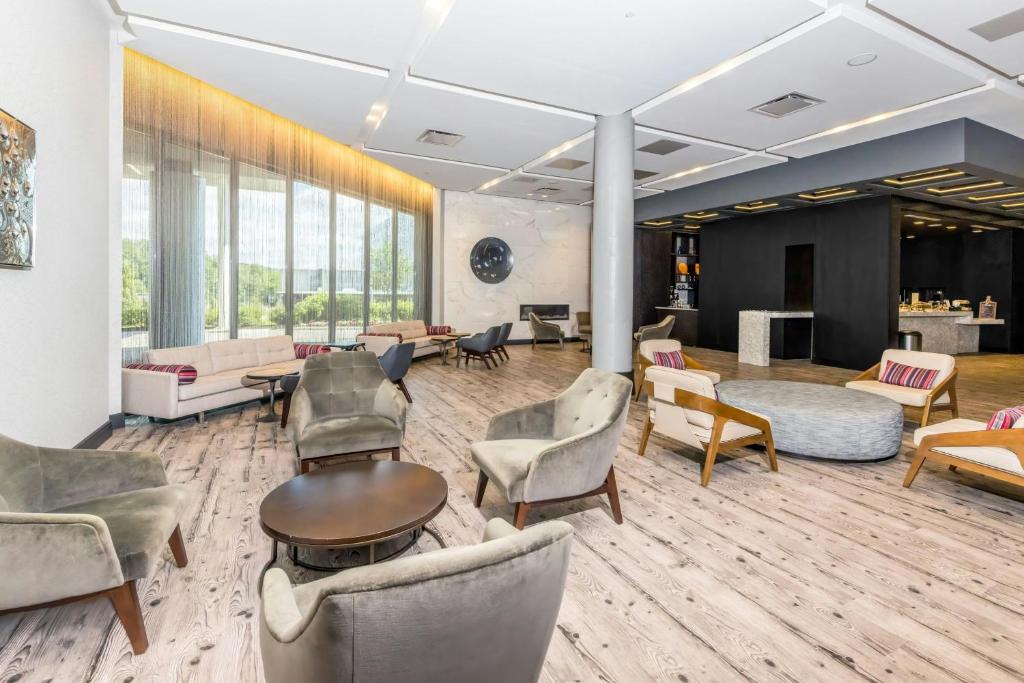 The Summit Hotel photo