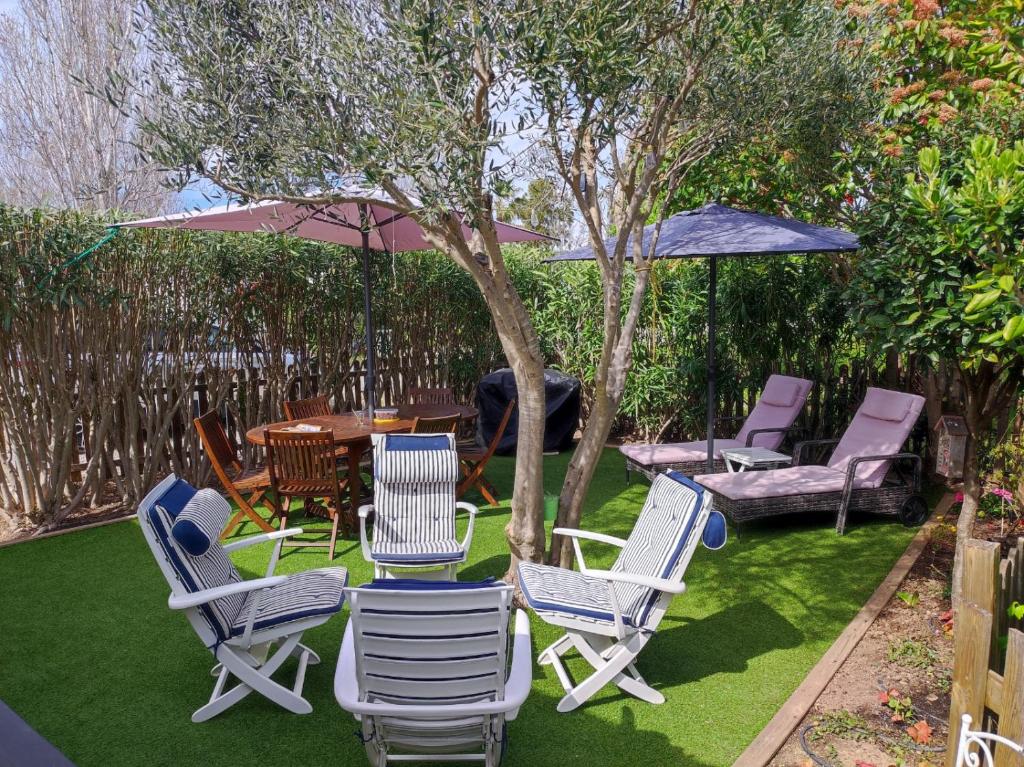 Grand Mobil Home Camping "Les Pins Maritimes" 4 étoiles 200m de la Plage