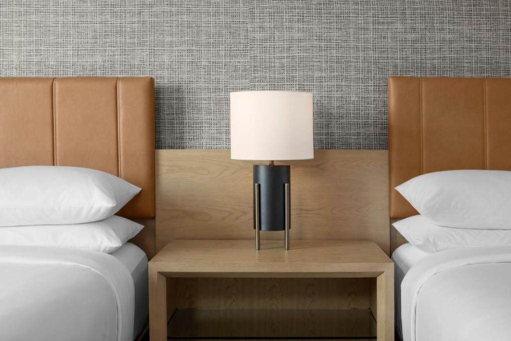 Sheraton Suites Fort Lauderdale at Cypress Creek - 
