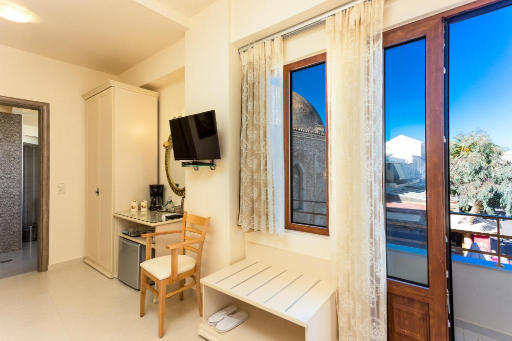 Polyxenia Suites - 4