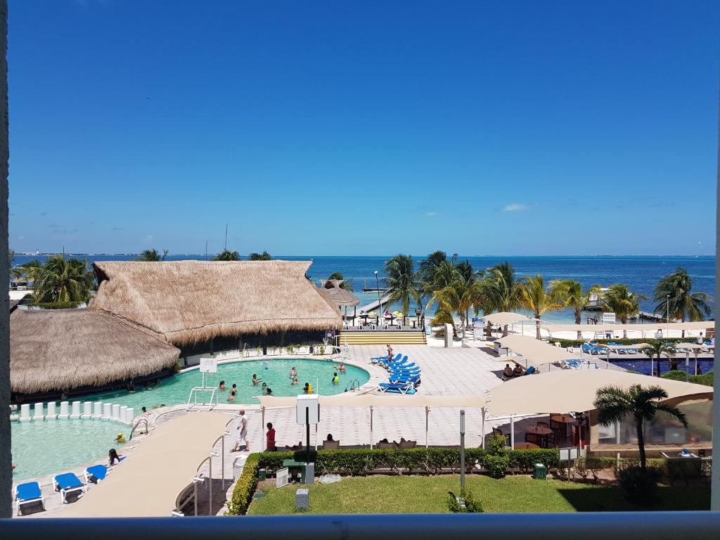 Gallery image of Ocean View Hotel Zone Studio in Cancún