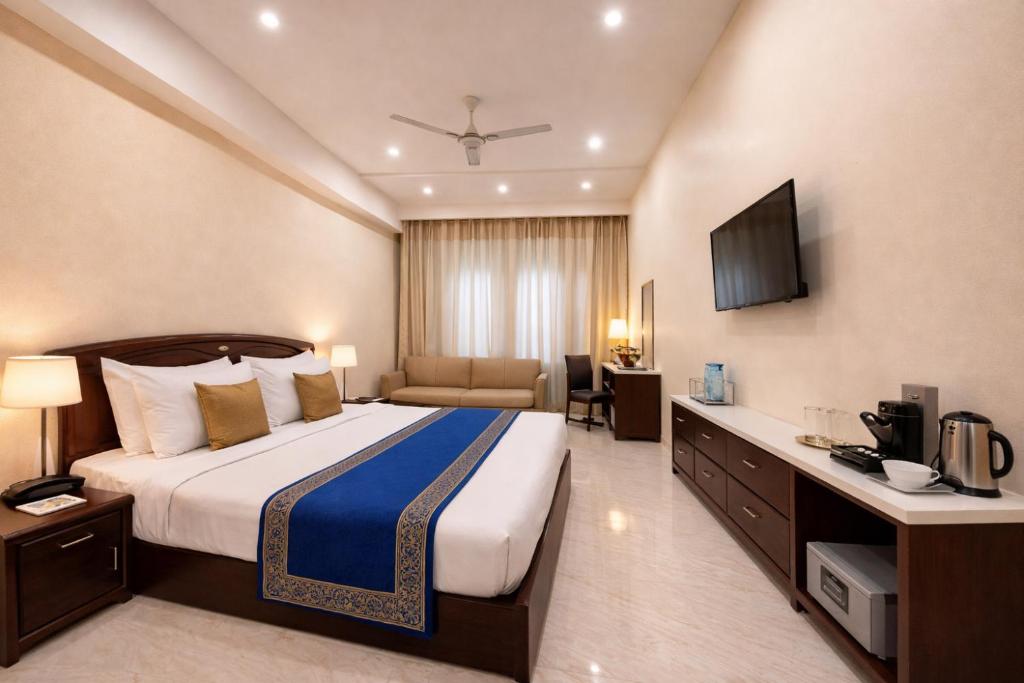 امکانات Hotel Kasa Stays Near Pacific Mall NSP Pitampura - تصویر ۴