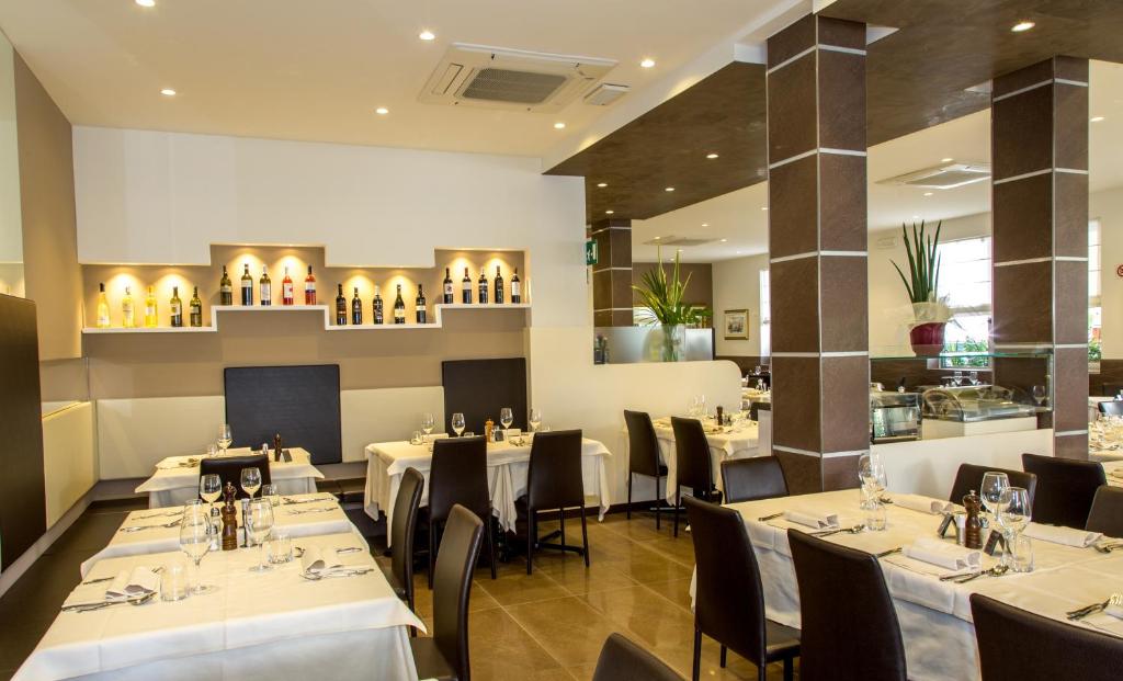 Restaurace v ubytování Hotel Lilia