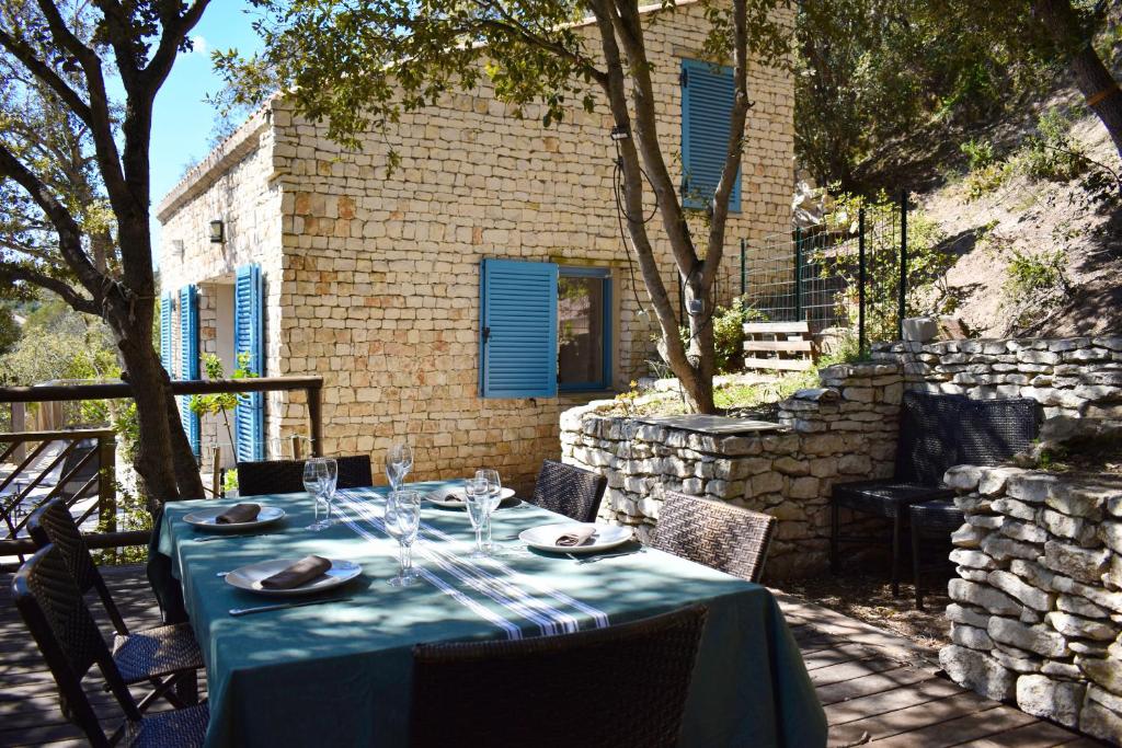 Casa Pozzu, 3 bedrooms, private beach, Bonifacio