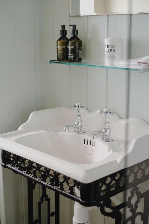 Clock View - Haworth 2