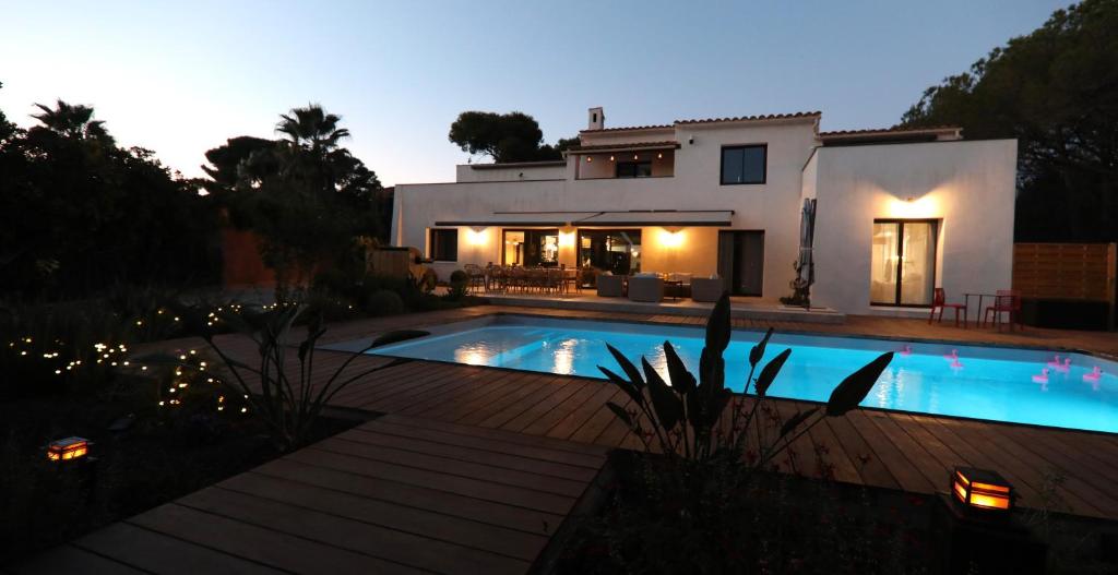Villa Spa & Piscine chauffée à 5' Plage & Village naturiste