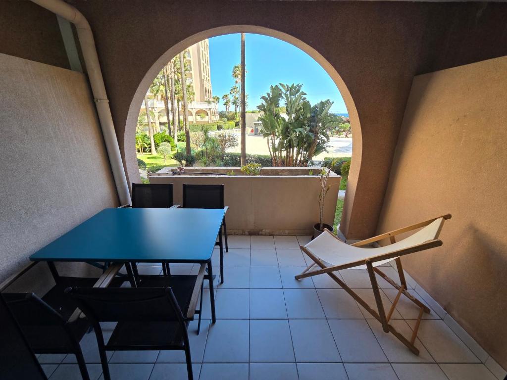 Appartement à coté de la mer et avec parking