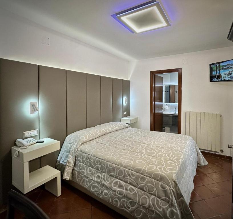 Hotel Bucaneve