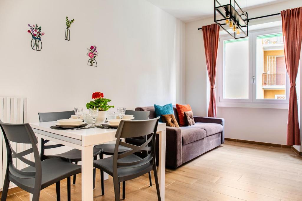 Vatican large deluxe suite apartment on Metro