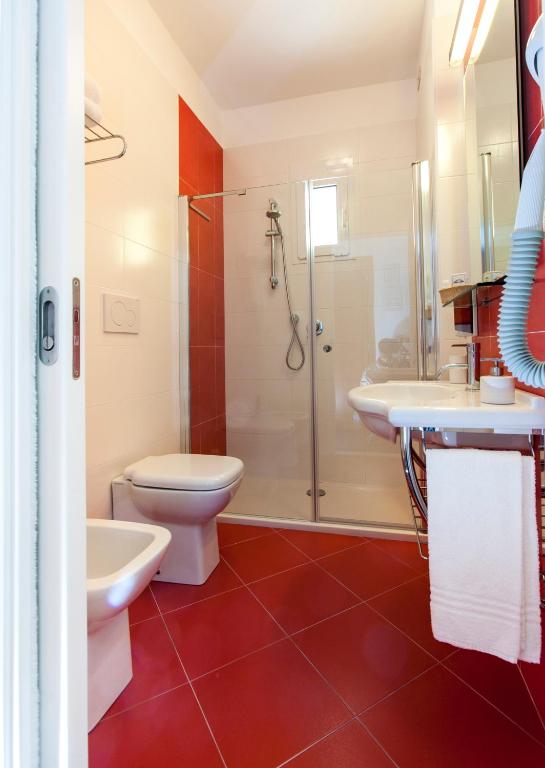 Koupelna v ubytování Hotel Lilia