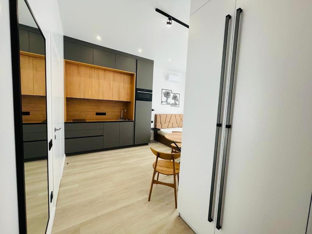 Modern studio in the old town фото 2