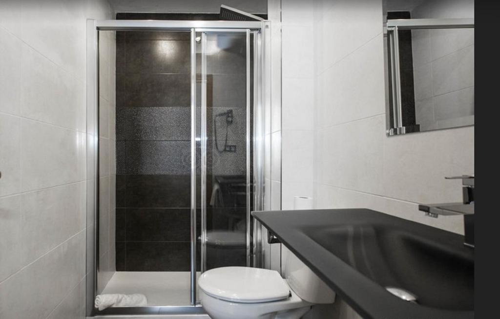 Koupelna v ubytování Hotel Itxas Gain Getaria