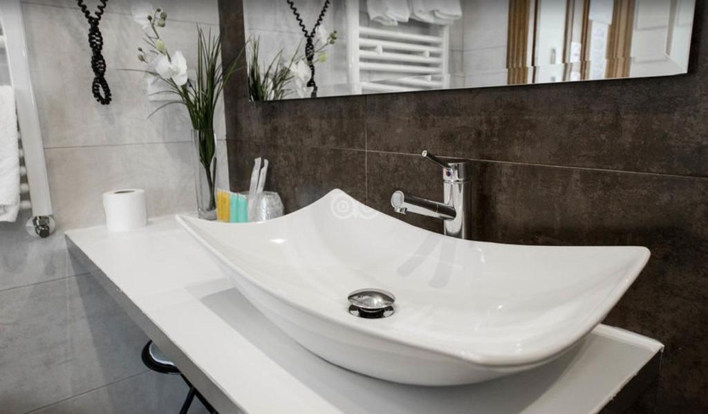 Koupelna v ubytování Hotel Itxas Gain Getaria
