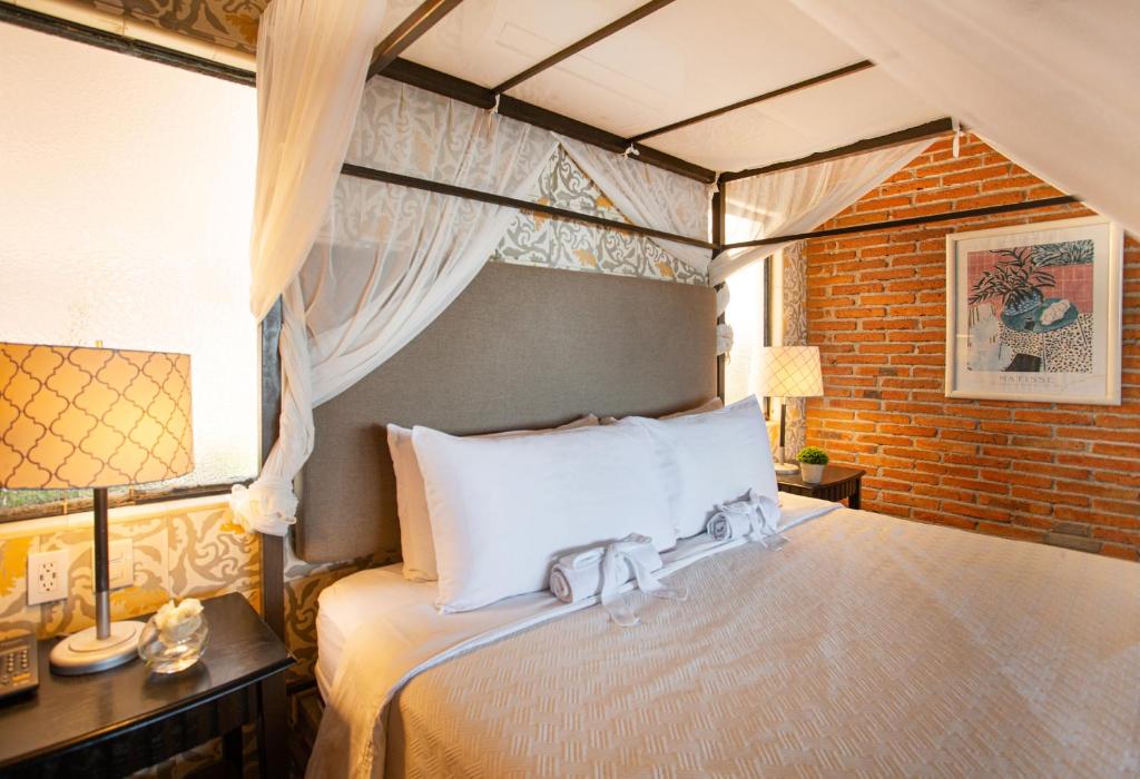 Quinta Maria Cortez Beach Hotel - Deluxe Suite With Sea View
