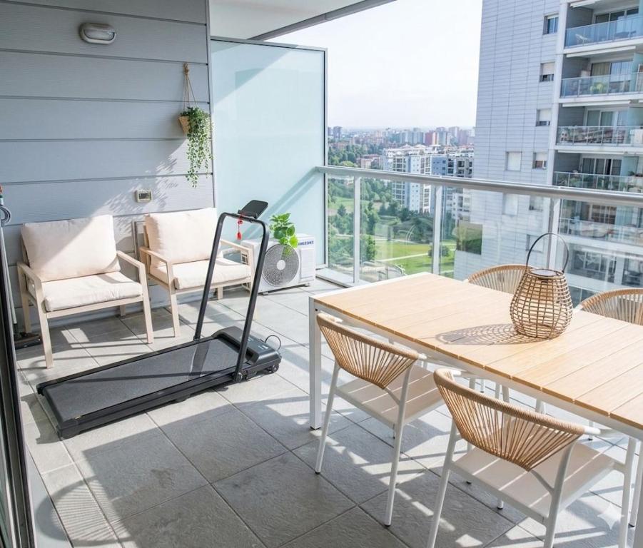 Panoramic terrace 16th floor Private Parking