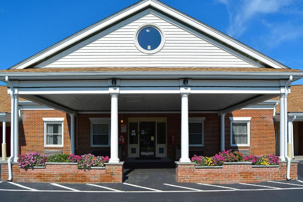 Quality Inn Raynham - Taunton - Housity